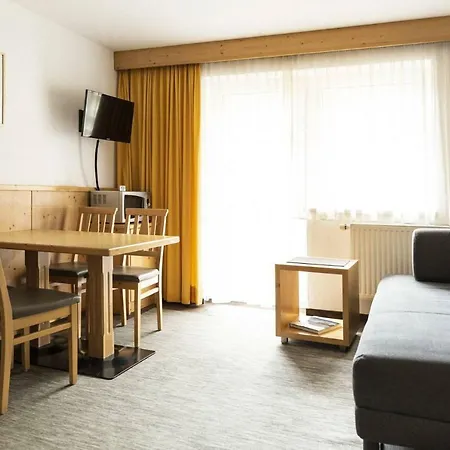 Baeckelar's * Ζόλντεν